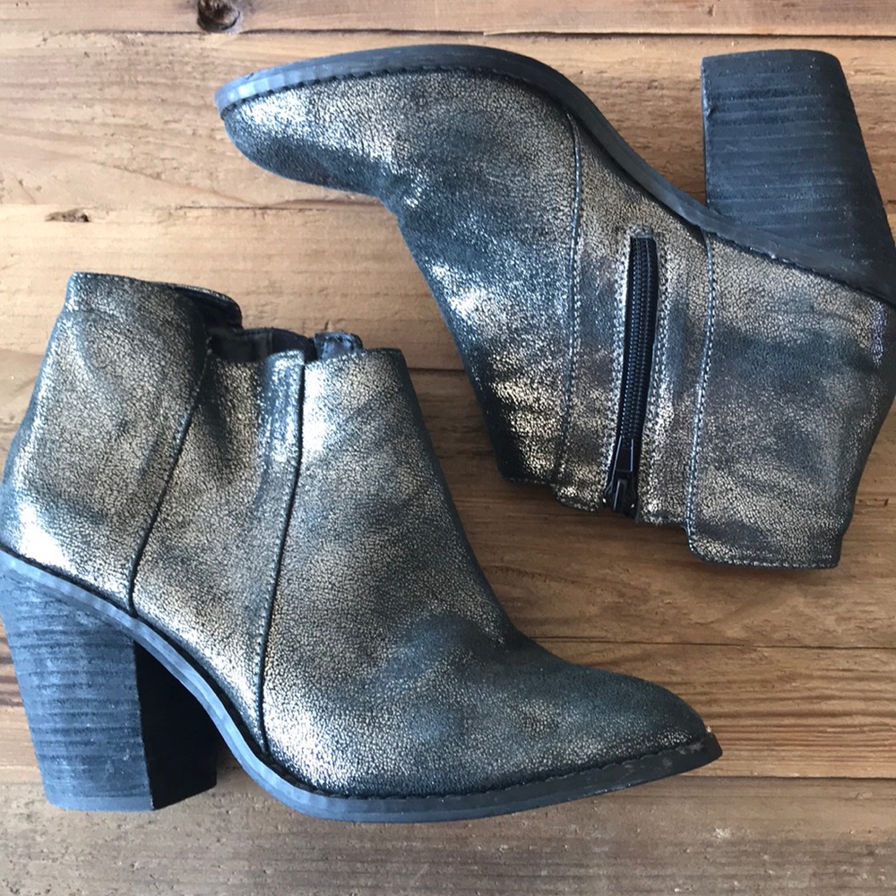 Kelsi Dagger gunmetal booties